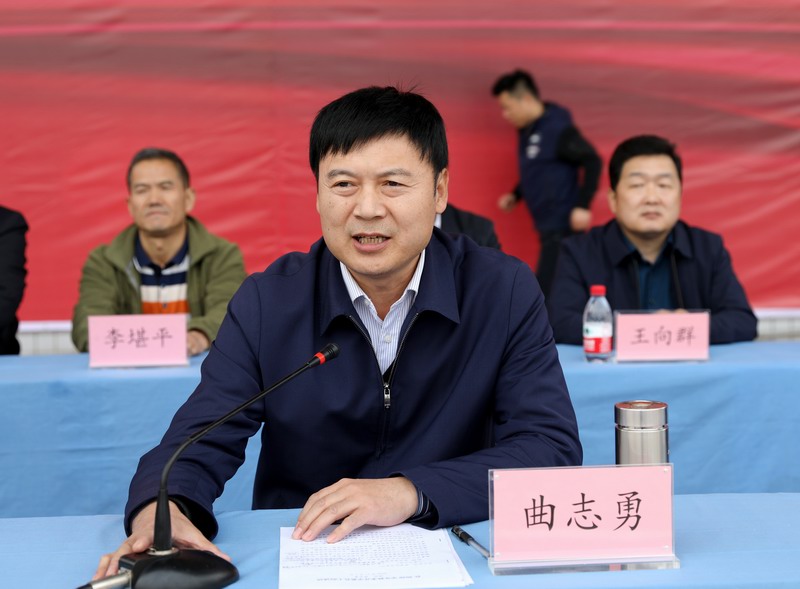 2、院長(zhǎng)曲志勇以“立德修身、勤學(xué)苦練”為主題寄語全體師生.JPG 2、院長(zhǎng)曲志勇以“立德修身、勤學(xué)苦練”為主題寄語全體師生.JPG