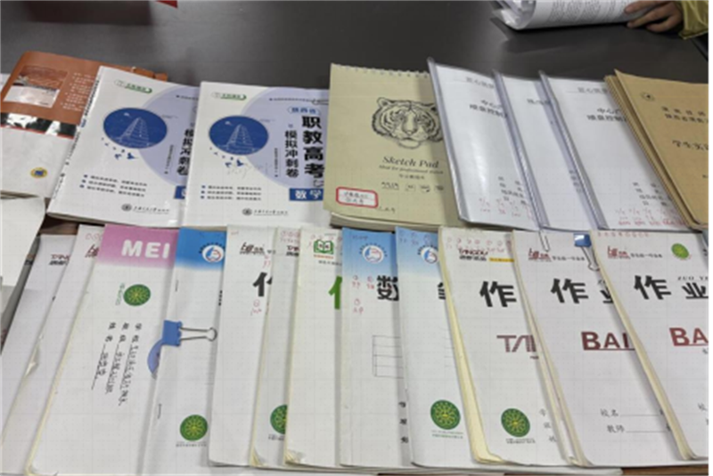 12�?7日十佳教案、優(yōu)秀作業(yè)評比活動1018.png