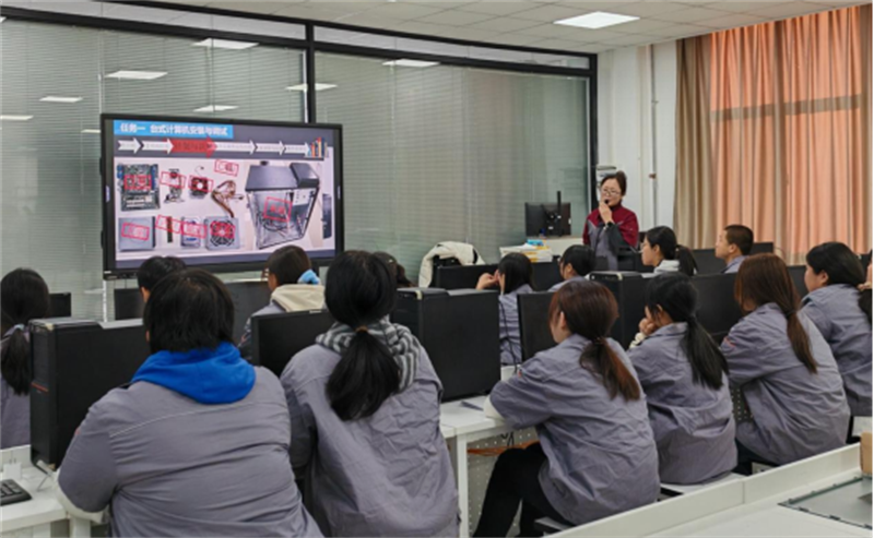 11-24電信工程系組織開展工學一體化課堂實施公開示范�?92.png 11-24電信工程系組織開展工學一體化課堂實施公開示范�?92.png